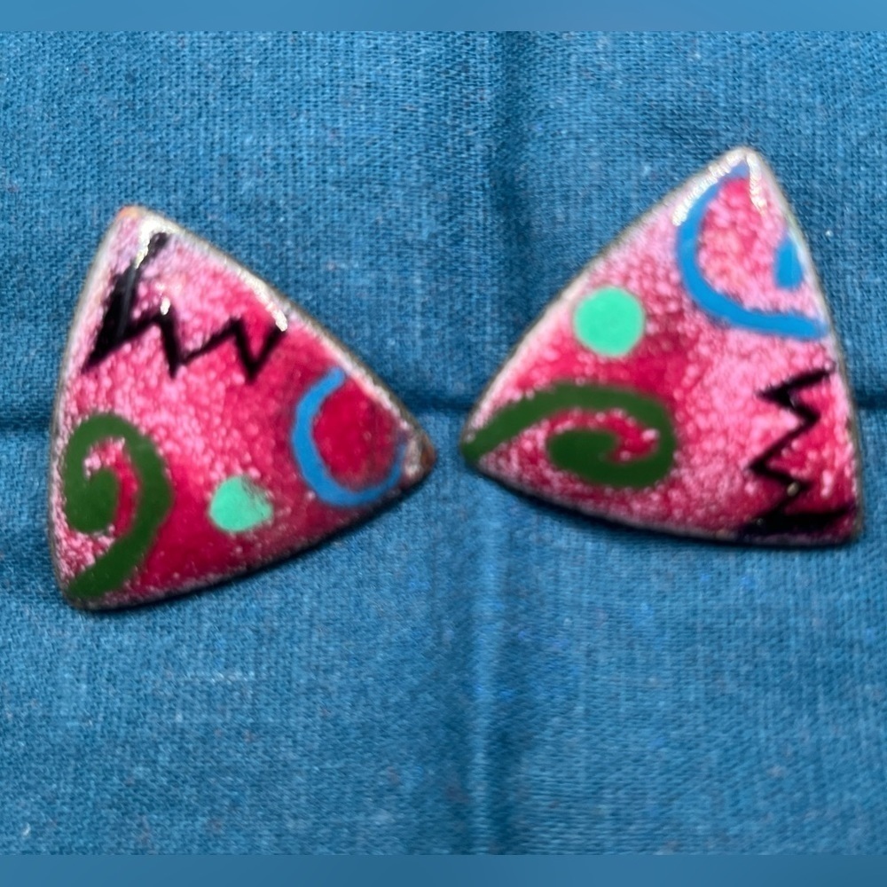 80s eighties enamel art jewelry triangle modern geometric graphic pink large